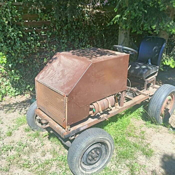 Traktor Sam samorobny
