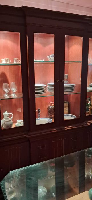 Estante de sala e mesa