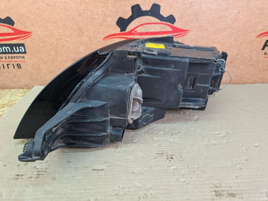 Audi TT 8N 1998-2006 Фара передняя правая галоген 8N0941004AQ