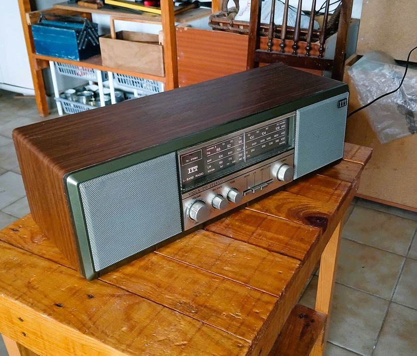 Rádio ITT modelo  250