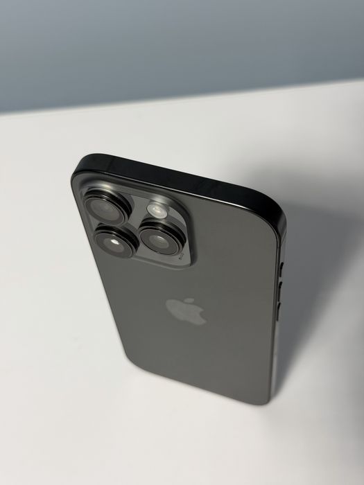 iPhone 16 Pro 128 GB (Black Titanium)