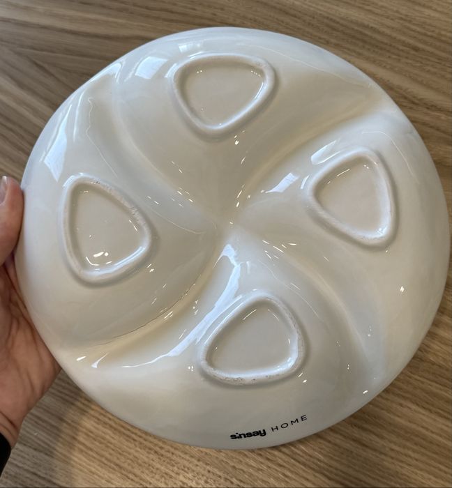 Тарілка яскрава святкова новорічна у святковому стилі у формі цукерки