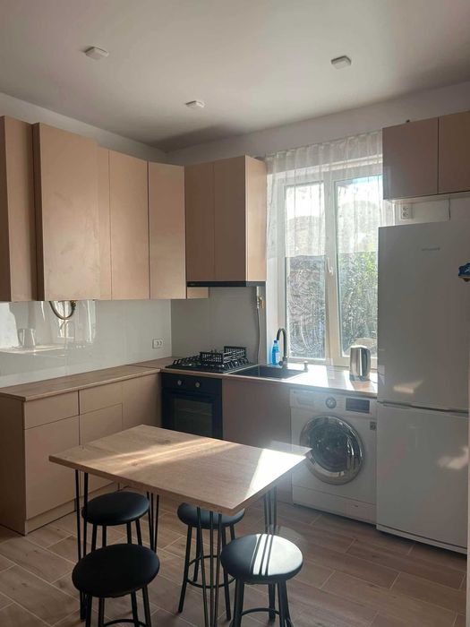 Здається в оренду квартира-студія в центрі міста Кременець