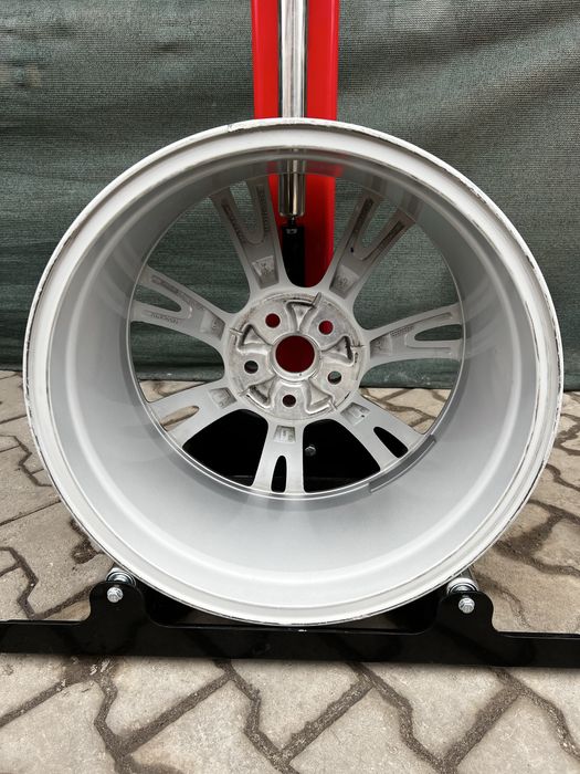 Продам диск Tesla Model Y R19