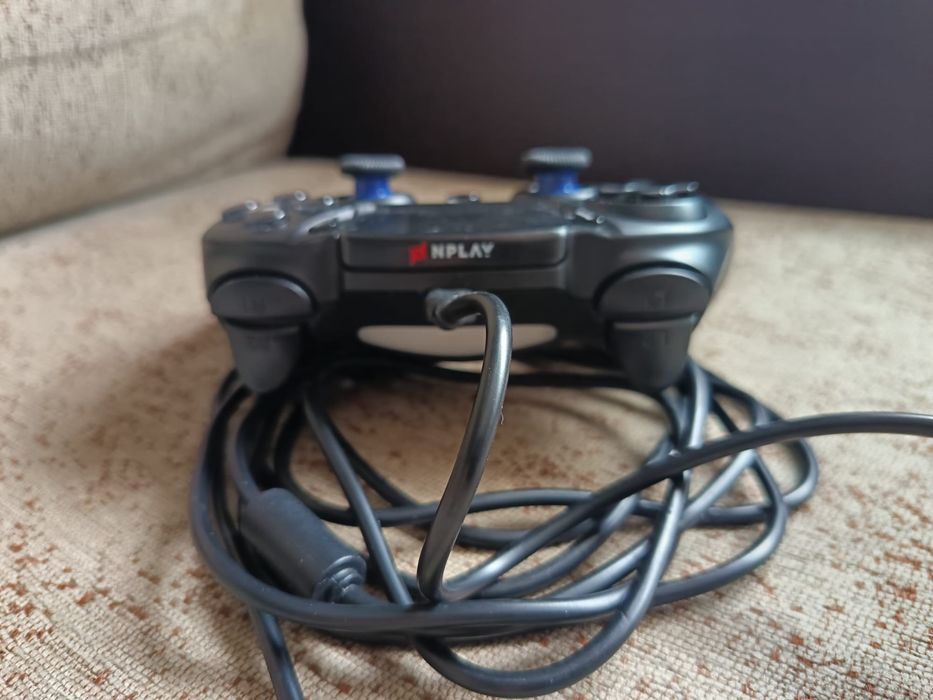 PlayStation 4 com 2 comandos 500gb