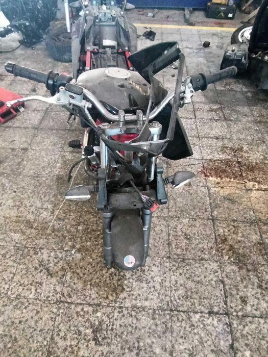 Peças UM Scrambler