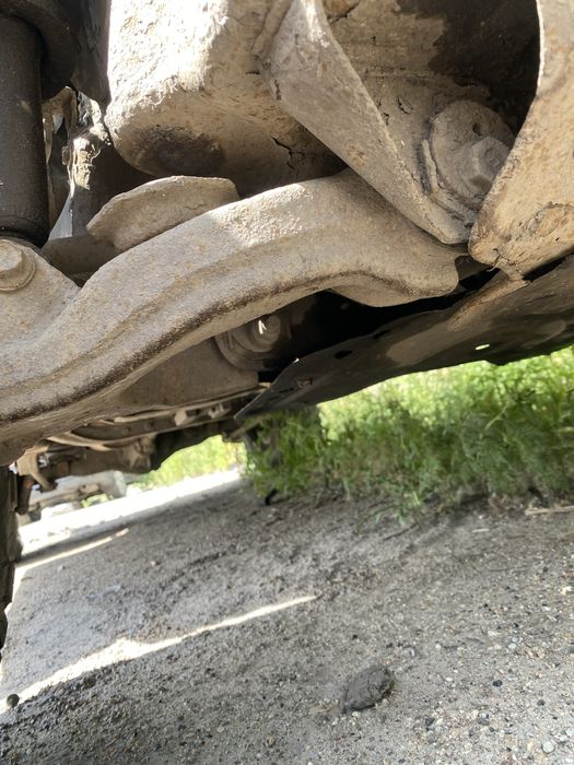 Передняя подвеска Toyota Land Cruiser 90