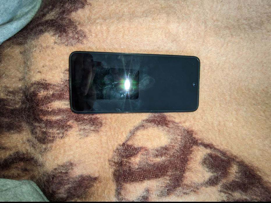 Телефон на запчасти Redmi 13 .