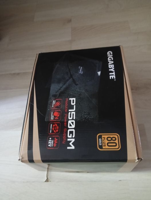 Zasilacz Gigabyte 750w
