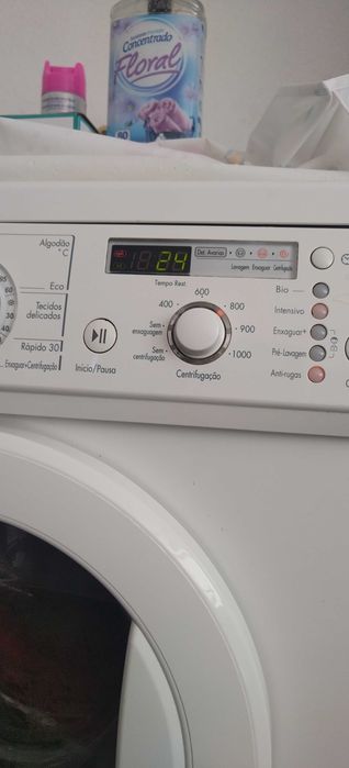 Vendo maquina de lavar roupa LG, em bom estado.