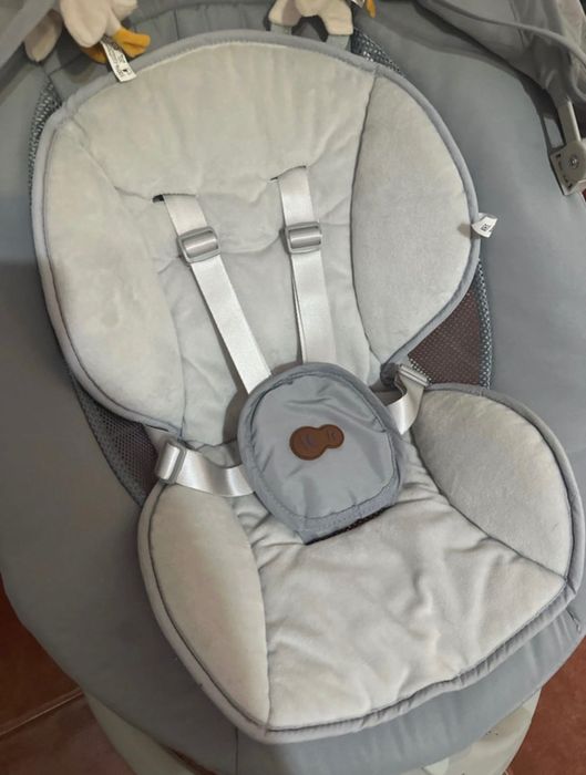 Espreguiçadeira kinderkraft como nova! Tem 5 níveis de movimento, tem ruído branco e outras músicas trás o cabo usb!