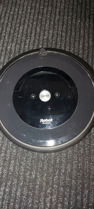 Robot sprzatajacy roomba e5
