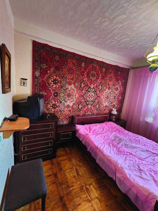 ПРОДАМ 2-ку по вул.Олімпійській 5 поверх в 9 поверх.будинку