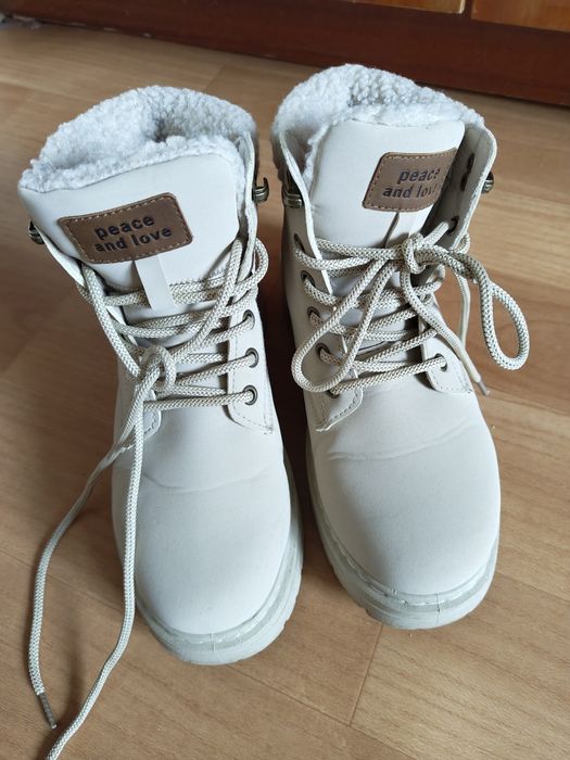 Ботинки жіночі бежеві