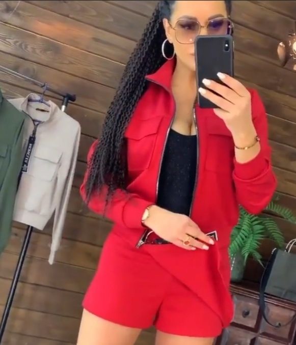 Костюм с юбкой-шорты