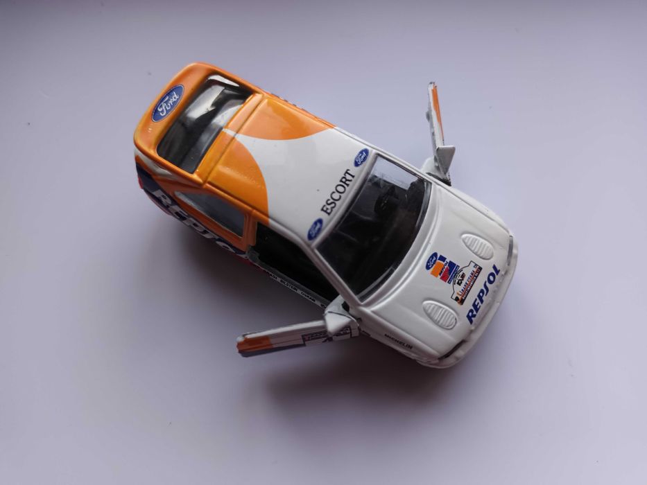 Carrinhos Rallye WRC dos anos 2000 1/64 - Portas de abrir - open doors