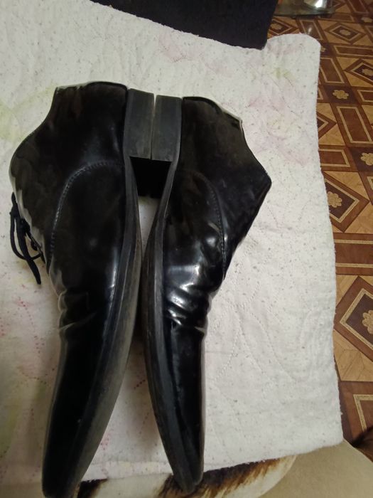 Натуральный лак туфли 44-45  размер