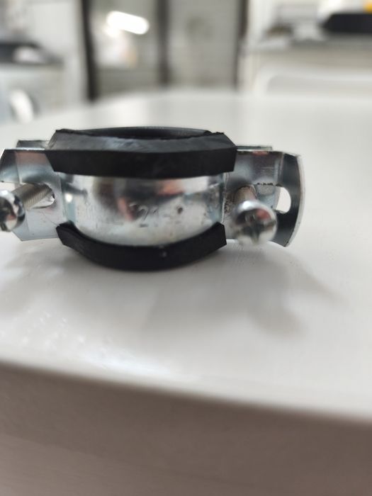 Abraçadeiras para  canos com borracha marca SIKLA 21-27mm para tubos 
Ver detalhes