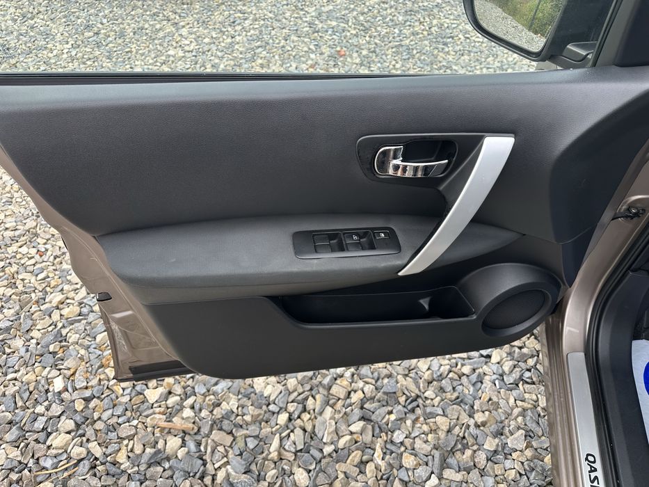 Nissan кашкай +2 свіжо пригнаний сертифікований в дуже гарному стані по всіх питаннях телефонуйте