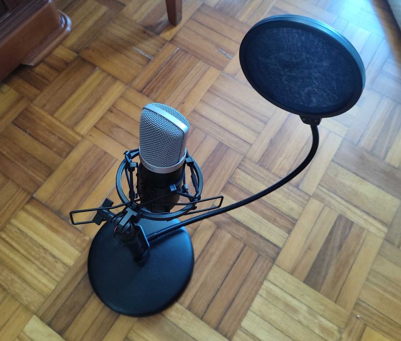 Microfone condensador Trust Emita GXT 252 USB - Como novo!