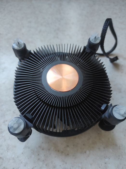 Боксовий кулер intel