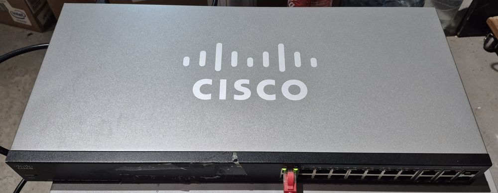 Комутатор Cisco SG300-20