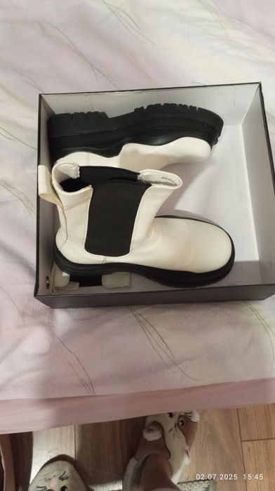 Продам сапоги весна осень новые