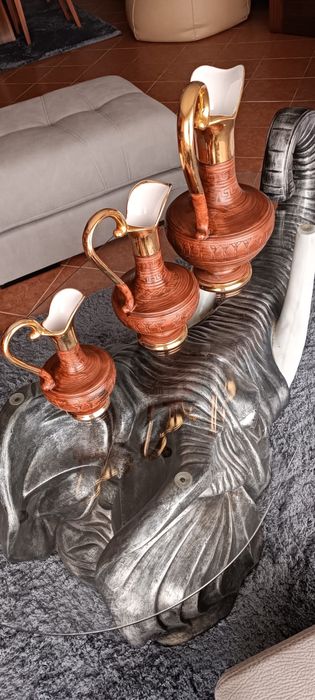 Vendo conjunto 3 jarros antigos