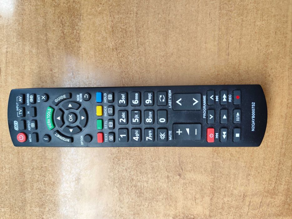 Panasonic 26 calowy z pilotem.