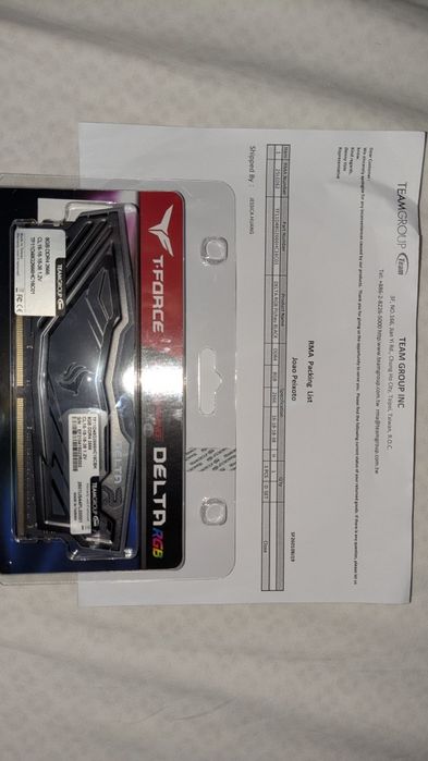 Memória RAM TeamGroup T-Force Delta RGB 8GB DDR4 2666MHz (Nova/Selada)