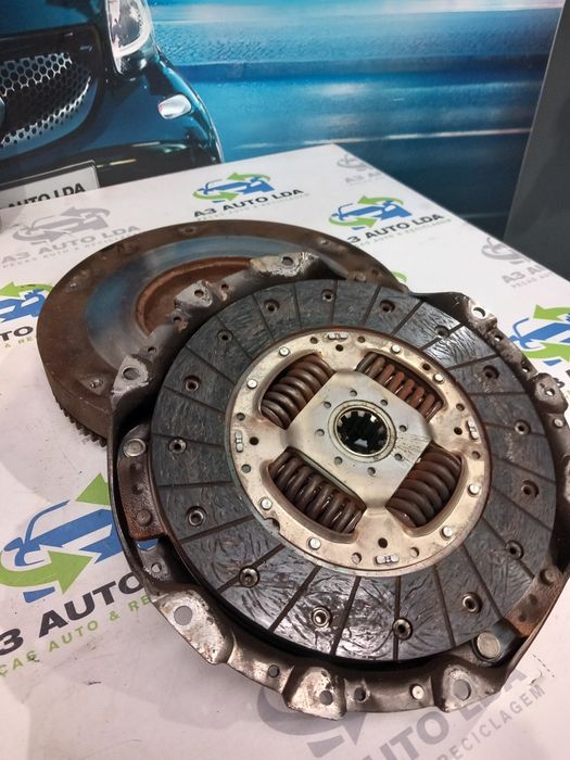 Volante de motor e kit de embraiagem Nissan Cabstar  3.0TD