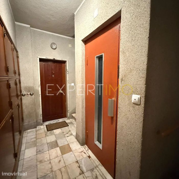 Apartamento com 3 quartos totalmente remodelado na Reboleira...