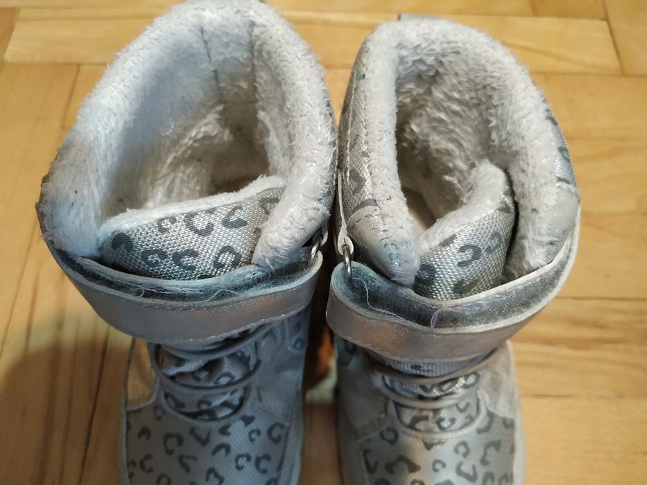 Buty na zimę, srebrne w panterkę, rozm. 28