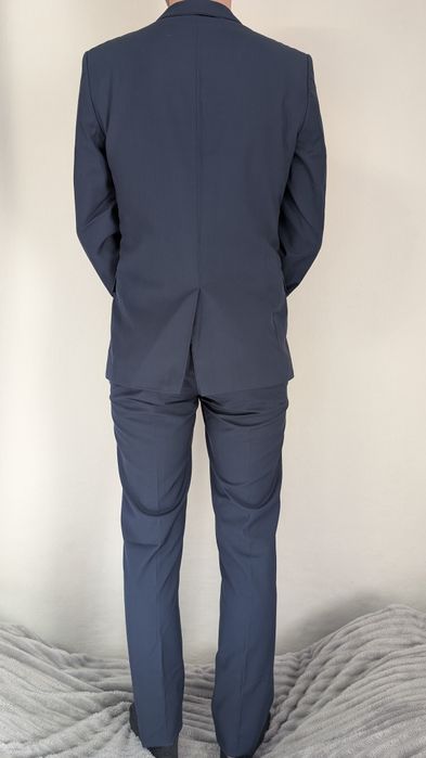 Продам чоловічий класичний костюм 48 розмір Winiar