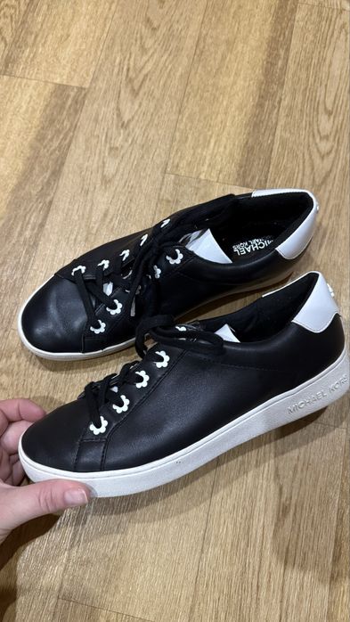 Кросівки, оксфорди, макасіни Veja, Michel Kors,Pazolini,Puma,: 600