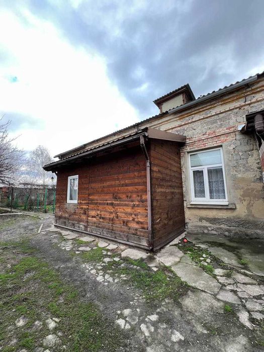 В оренду 2-кімнатна  квартира на землі по вул. 2-га Залізнична