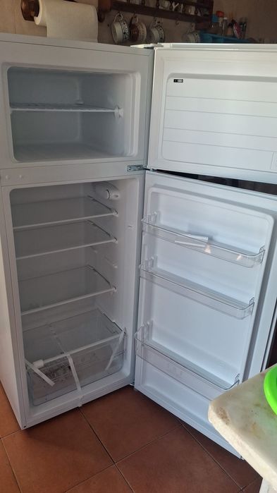 Frigorífico electronia Novo com caixa
