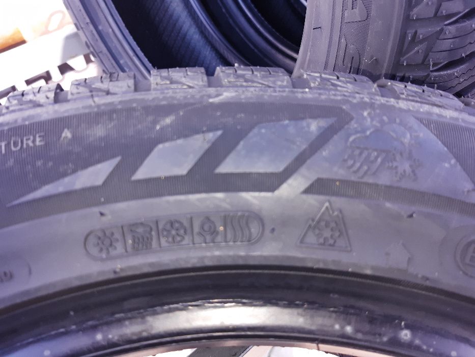 2XOpona wielosezonowa 185/60 R15 88H SAILUN ATREZZO 4SEASON całoroczna