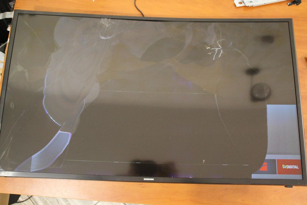 Разбитая матрица 40" Samsung ue40ku6179. BN41-02528A, BN44-00806A