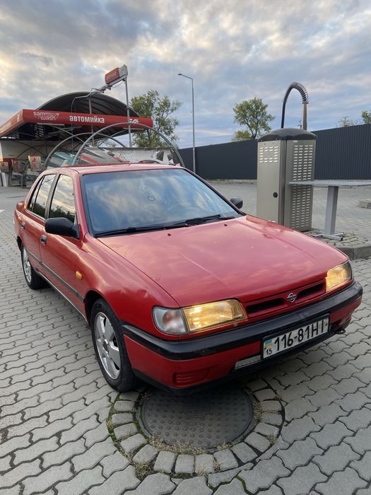 Nissan Sunny.