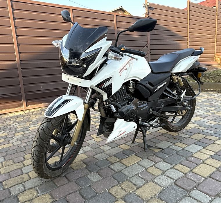 Мотоцикл TVS Apache RTR 180
