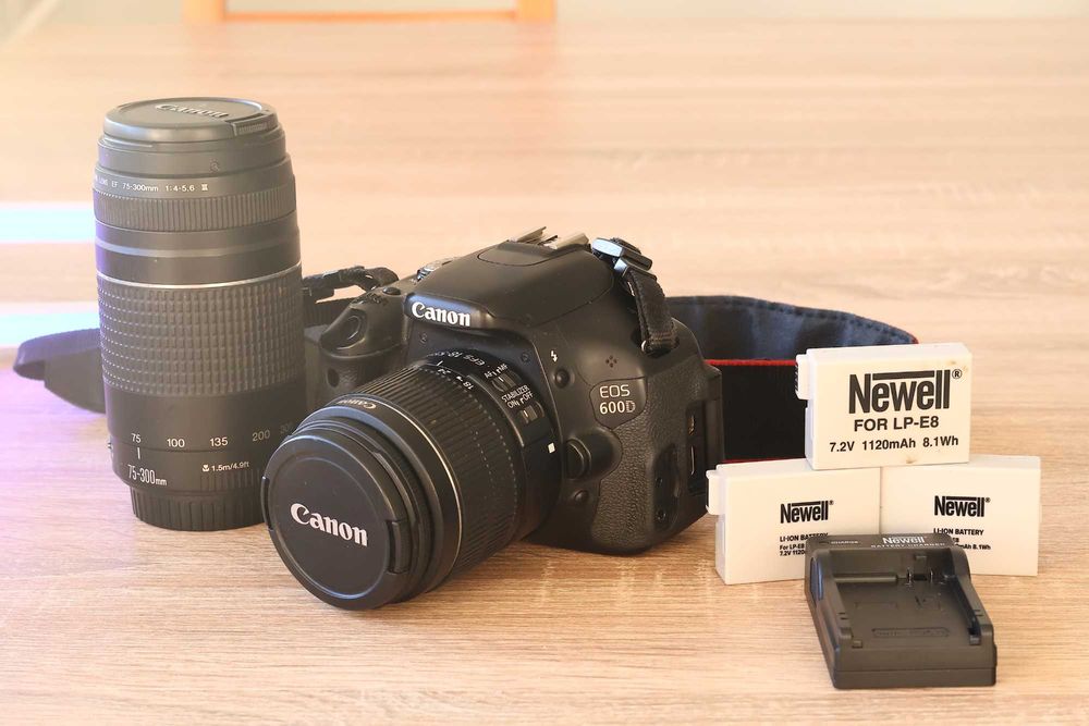 Canon 600D + 18-55 IS + 75-300 AF + 4 baterie + SD 16Gb Gotowy zestaw.