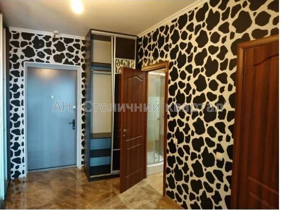 Голосеевский Моторный переулок 9а трекомнатная