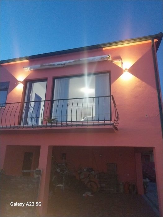 Alugo casa 1.andar de moradia