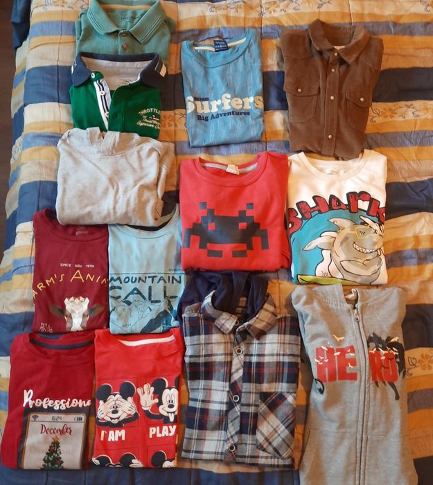 Roupa, t-shirts e sweats  9 e 10 anos e roupão