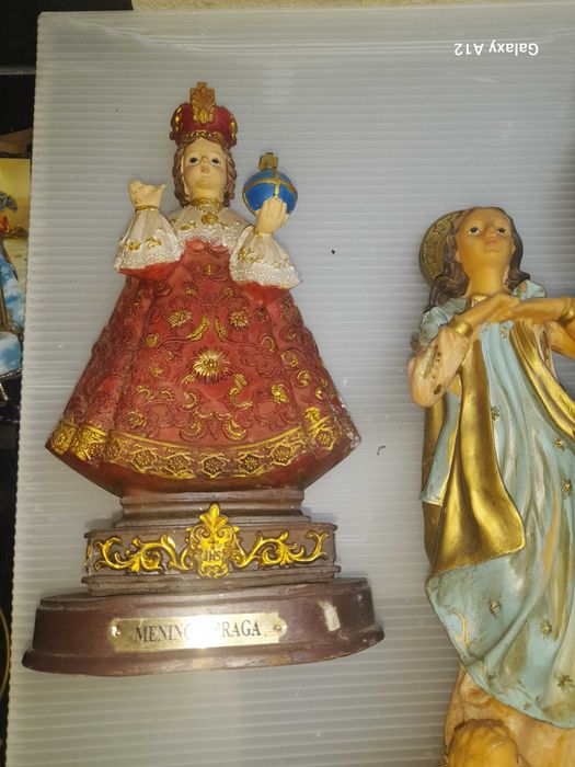 Várias figuras religiosas e outros artigos