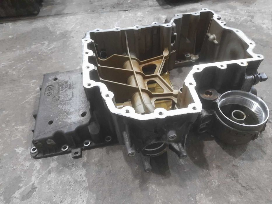 Поддон масляный средняя часть  bmw x5 e70 f15 x6 4.4 v8 n63 7566800