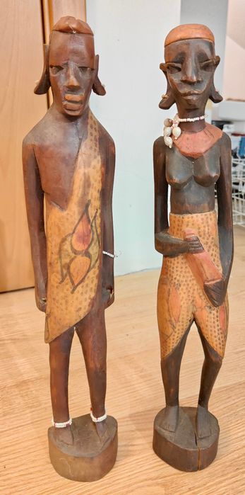 2 Estátuas de madeira Feitas á mão