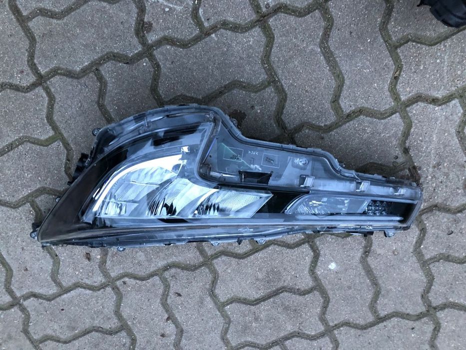 LAMPA LEWA FULL LED TOYOTA COROLLA E21 81150-02S60