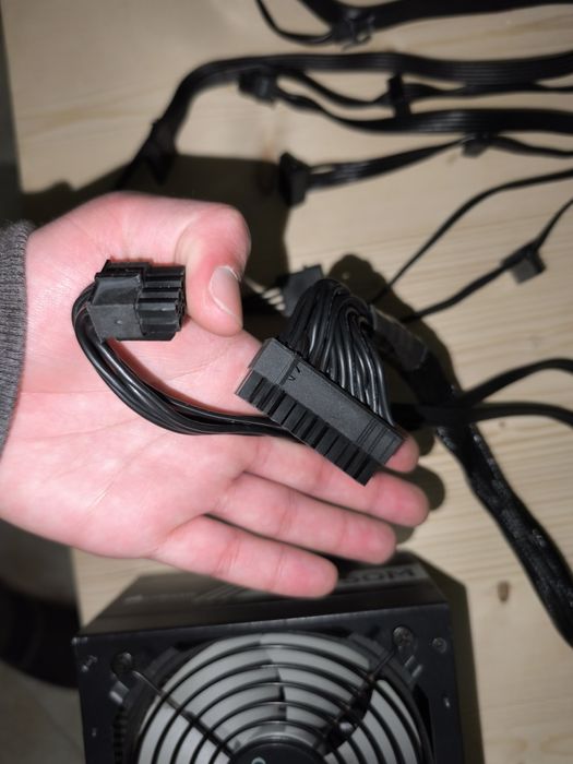 Fonte de alimentação Corsair TX 750 M